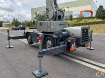 Kato 13 Ton City Crane slide 22