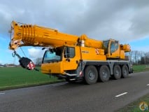 Liebherr LTM 1070-4.2 slide 1