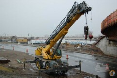 2007 Grove RT875E slide 2