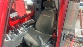 2016 Manitowoc MLC300 slide 4