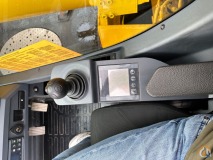 Liebherr LTM 1090-4.2 slide 24