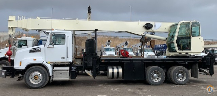 2014 NATIONAL 1300A SWING CAB Crane for Sale or Rent in Oakville Ontario on CraneNetwork.com