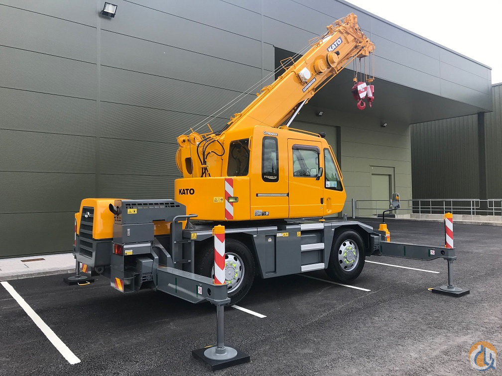 Kato 13 Ton City Crane Crane for Sale in Cannock England on