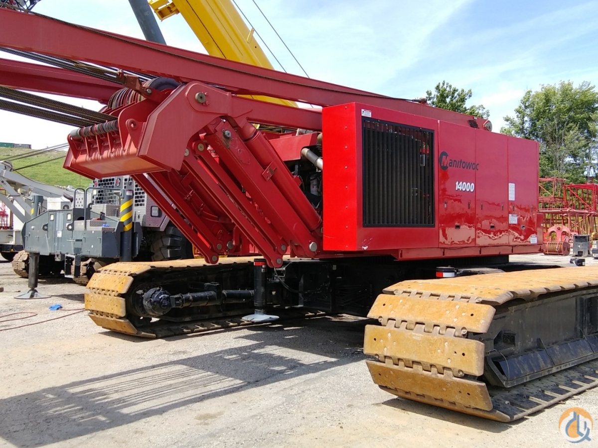 2008 Manitowoc 14000 220 ton crawler crane Crane for Sale in Solon Ohio