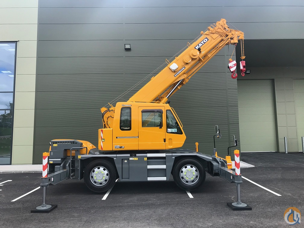 Kato 13 Ton City Crane Crane for Sale in Cannock England on