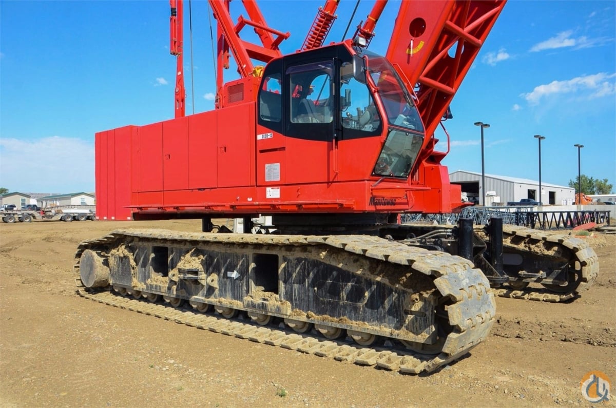MANITOWOC 12000 120 TON CRAWLER CRANE WITH FREE FALL ON BOTH DRUMS
