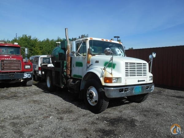 1999 INTERNATIONAL 4700 Crane For Sale In HOFFMAN EST