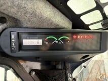 2015 JOHN DEERE 323E slide 8