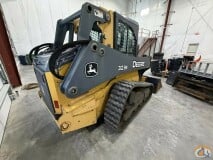 2015 JOHN DEERE 323E slide 6