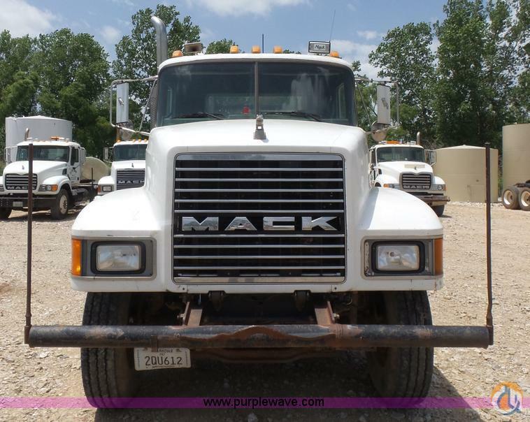 1990 Mack CH613 Cab & Chassis Trucks MACK CH613 Purple Wave