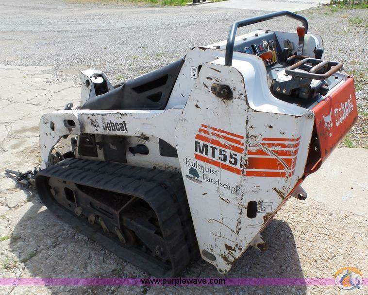 Bobcat MT55 mini track loader Track BOBCAT MT55 Purple Wave, Inc. on