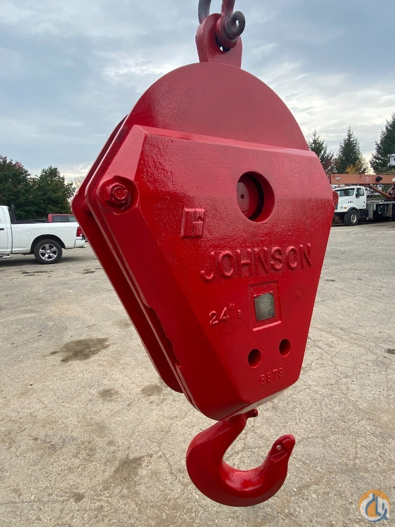 Johnson 1-1/8 Wire Rope, 30 Tons, Single Sheave, Hook Block Hook Block  Crane Part for Sale in Solon Ohio
