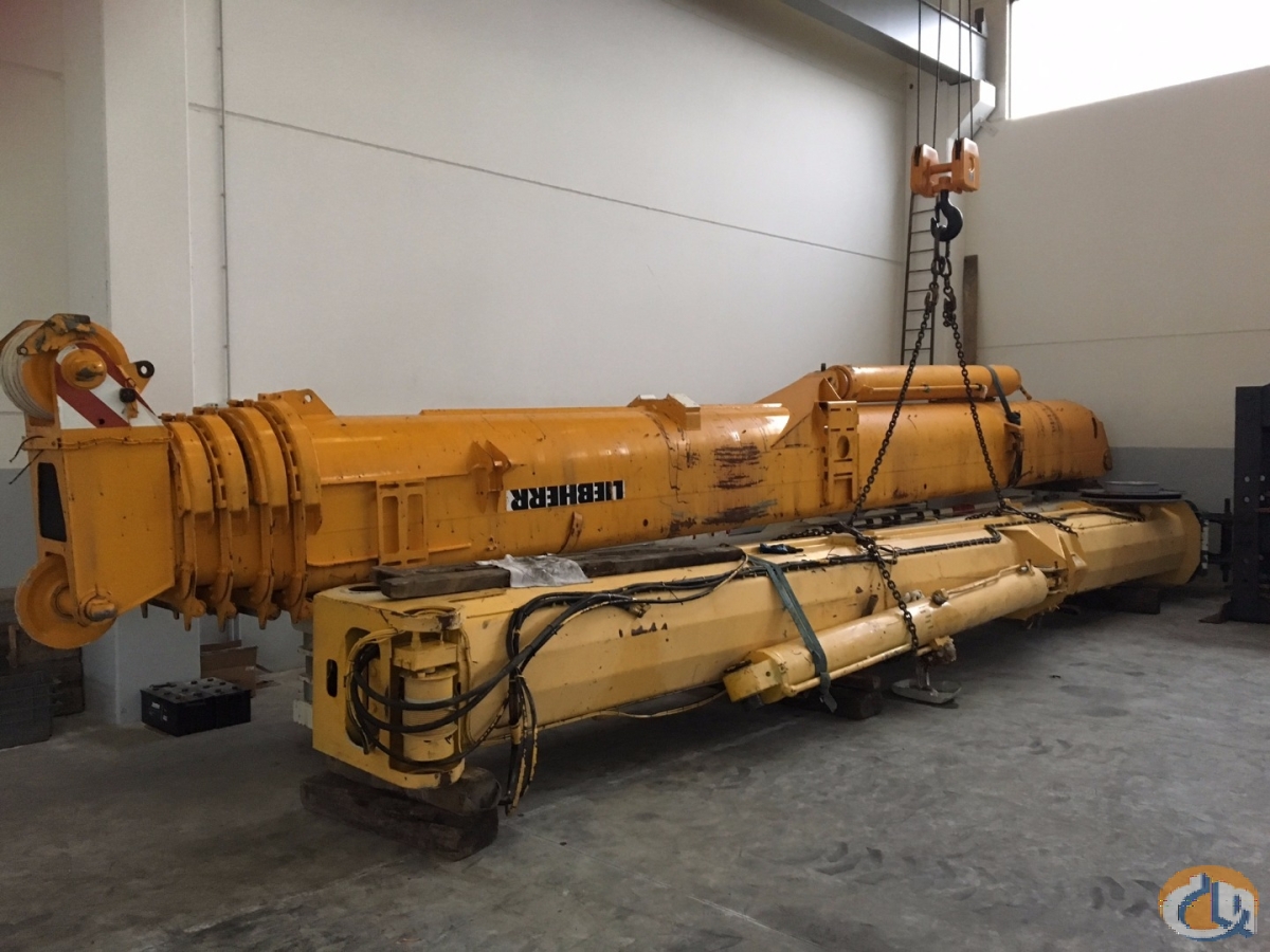 Liebherr Telescopic boom of LIEBHERR LTM 1060/2 Boom