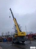 picture of a crane