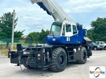 picture of a crane