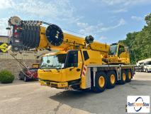 picture of a crane