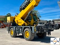 picture of a crane