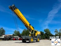 picture of a crane